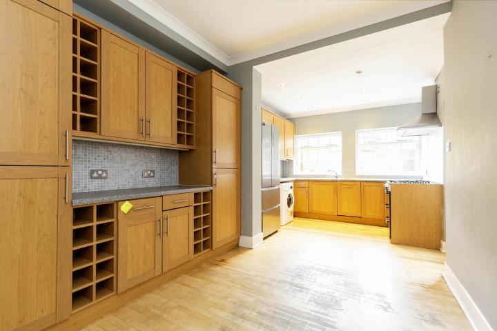 			4 Bedroom, 2 bath, 2 reception House			 Pattison Road, Hampstead